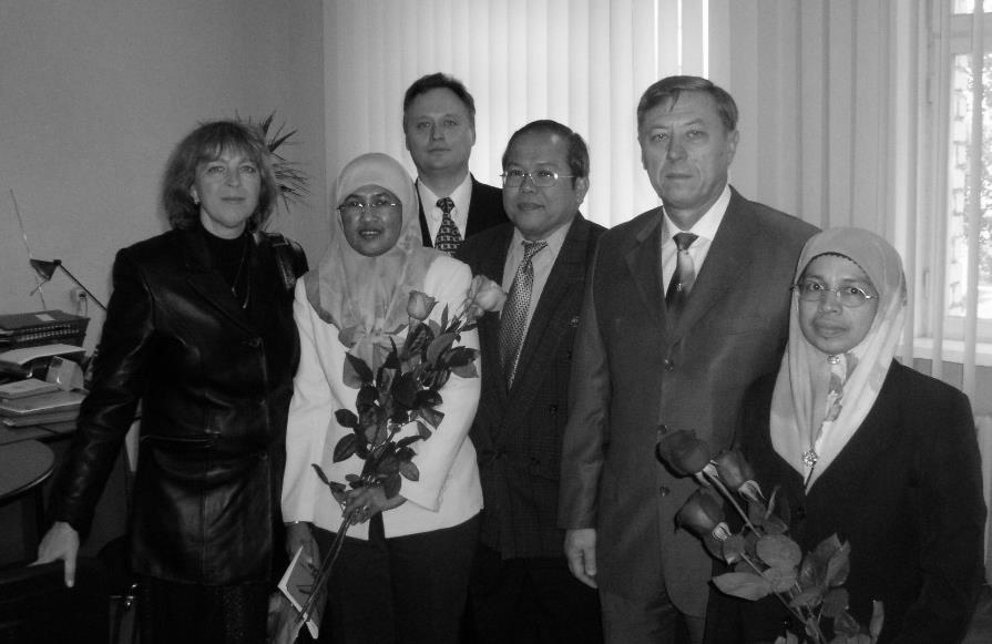 Ректор проф. В.К. Ивченко с иностранными гостями, 2004 г.