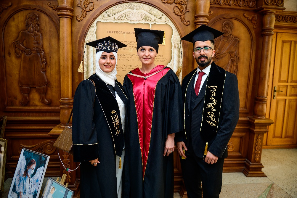 К.А. Фомина с выпускниками 2024